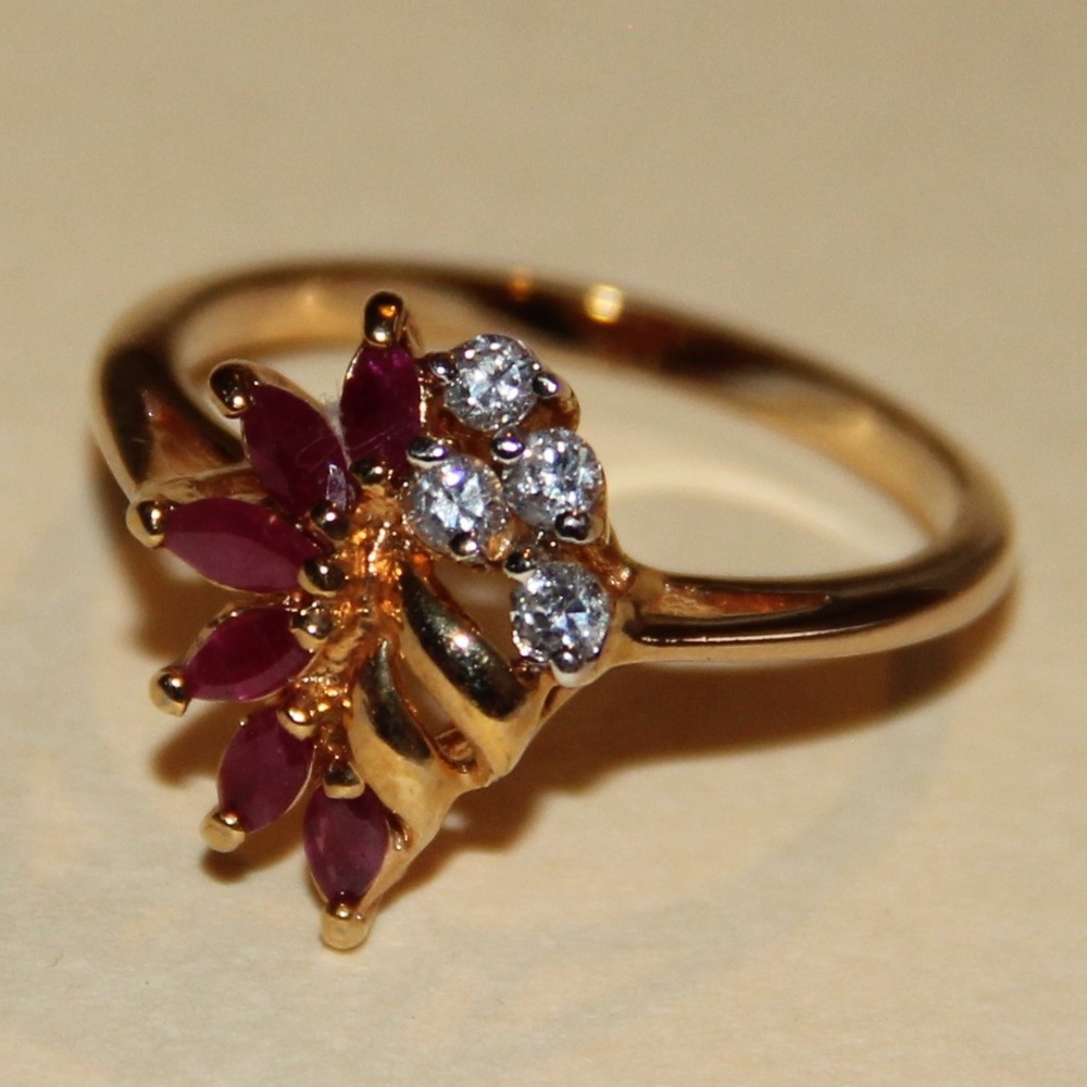Vintage Red Spinel Cocktail Ring Size 8 Bling!
